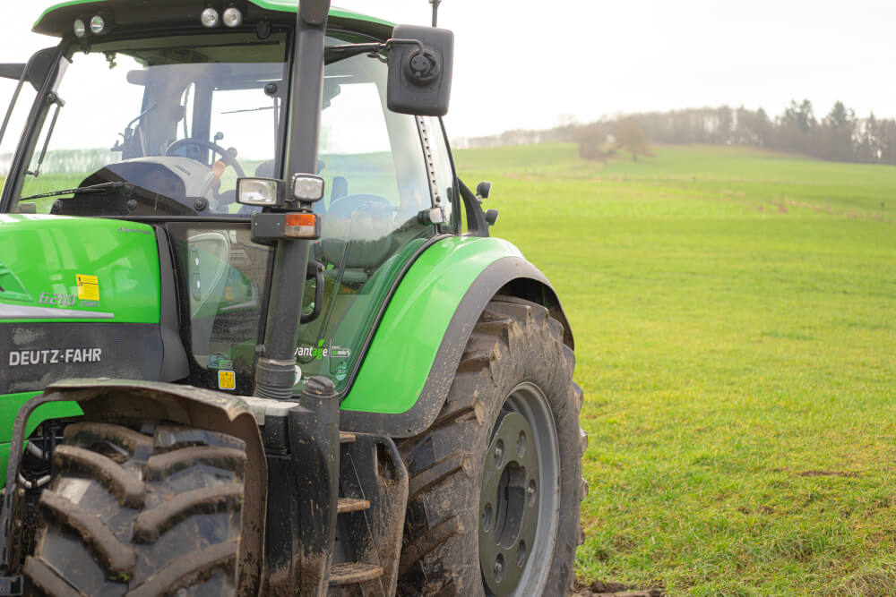 Gemeinsame AgrarPolitk - Traktor auf dem Feld